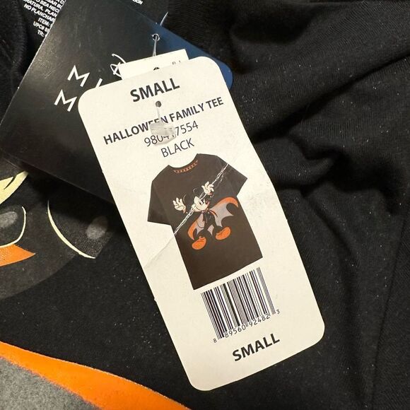 Disney Mickey Mouse Men's Black Bat Dracula Halloween Unisex Tee T-Shirt small - Picture 4 of 4